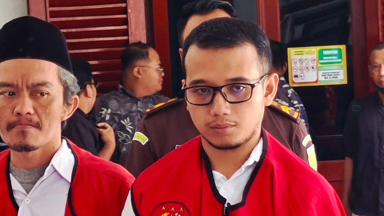 Terdakwa Panji usai sidang di Pengadilan Negeri Surabaya